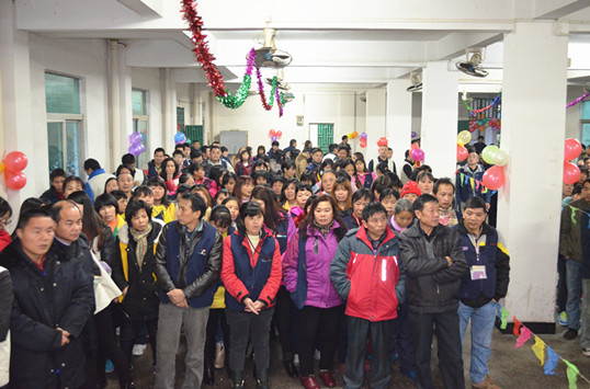 僑洋實業伙伴們準備入席就餐 僑洋實業伙伴們準備入席就餐