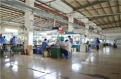 僑洋實業生產人員