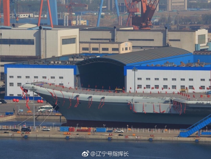 舉國同慶，首艘國產航空母艦今日正式下水啦！