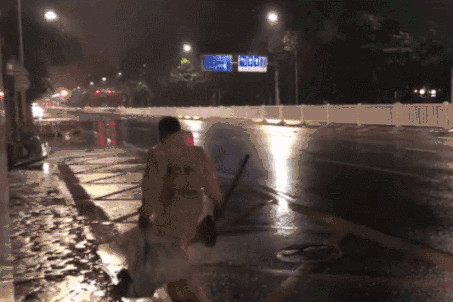 臺風(fēng)山竹那些暖心的背影。