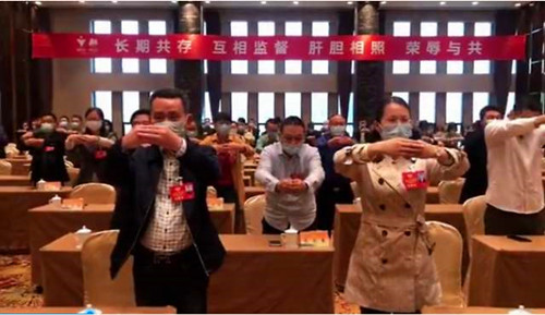 疫情期間衢州兩會作揖禮，盡顯古代文明禮節